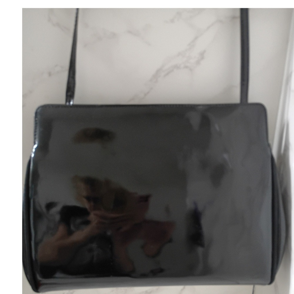 SALVATORE FERRAGAMO Vintage Black Patent Leather Shoulder Bag - EUC - Picture 2 of 9